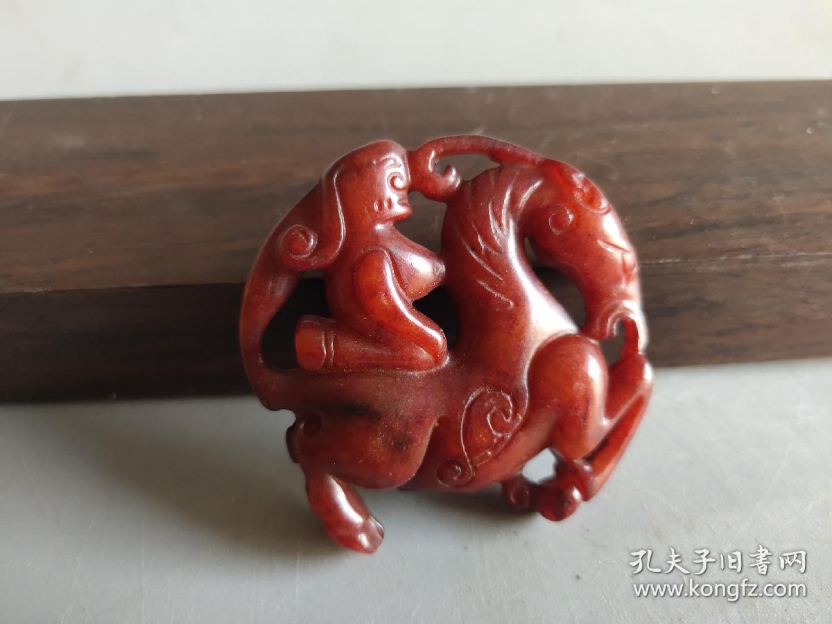 汉代和田红玉马上封侯把件