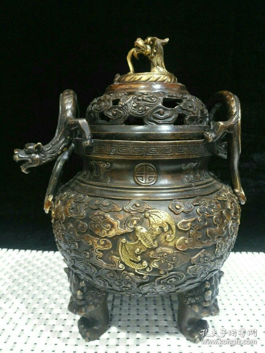 旧藏乾隆年制款铜鎏金《祥龙戏珠熏香炉》一件，此件藏品造型霸气，高贵 
