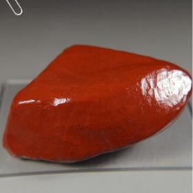 冻石原石，“鸡血冻石”温润细腻，极品稀有罕见的“朱砂鸡血冻”十分稀有，奇特，非常漂亮，大自然的神奇造化，稀有罕见，难得一见，可遇不可求的，资源枯竭，收藏佳品、珍品、孤品、神品