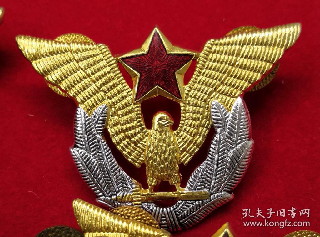 保真南斯拉夫空军军官大檐帽帽徽