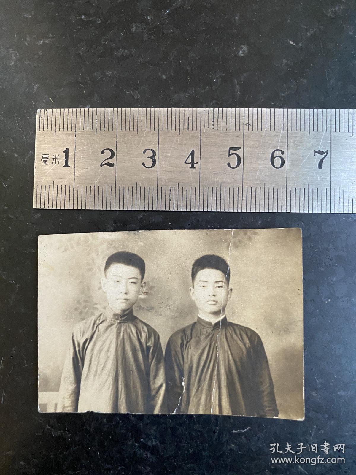 民国时期兄弟合影老照片