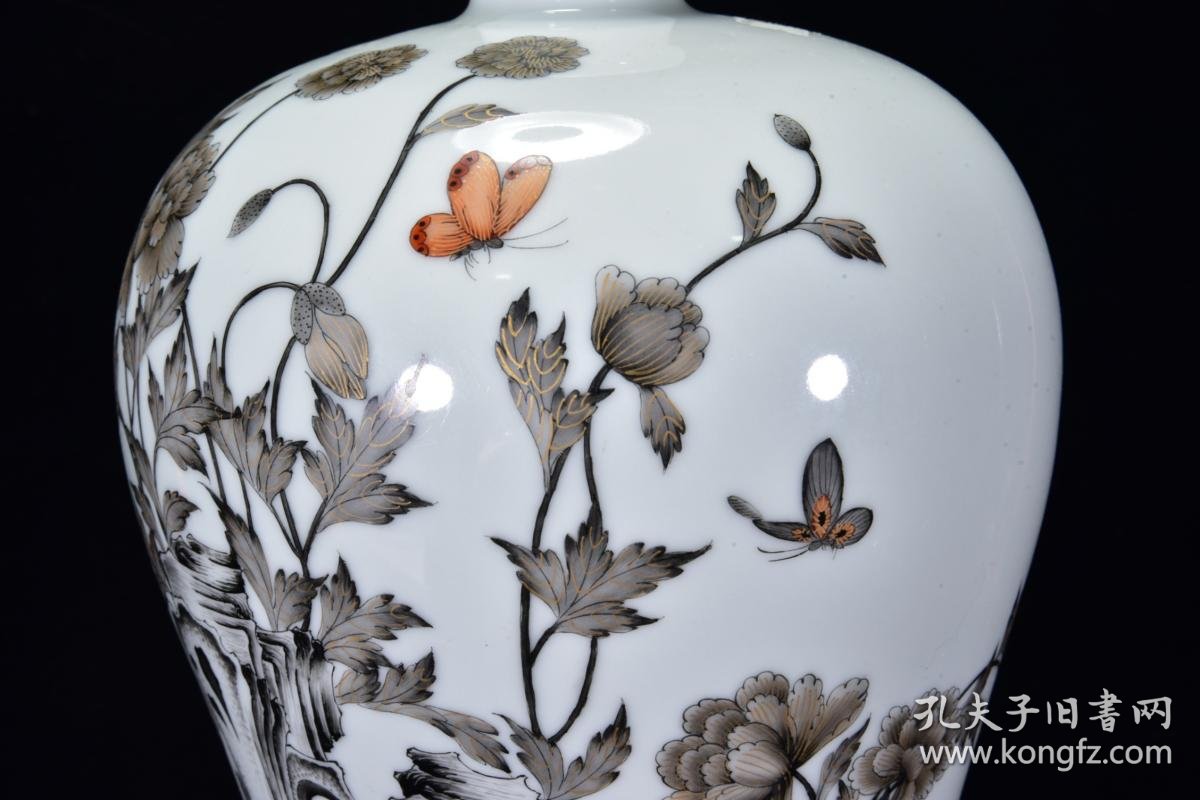 雍正墨彩描金花鸟纹梅瓶