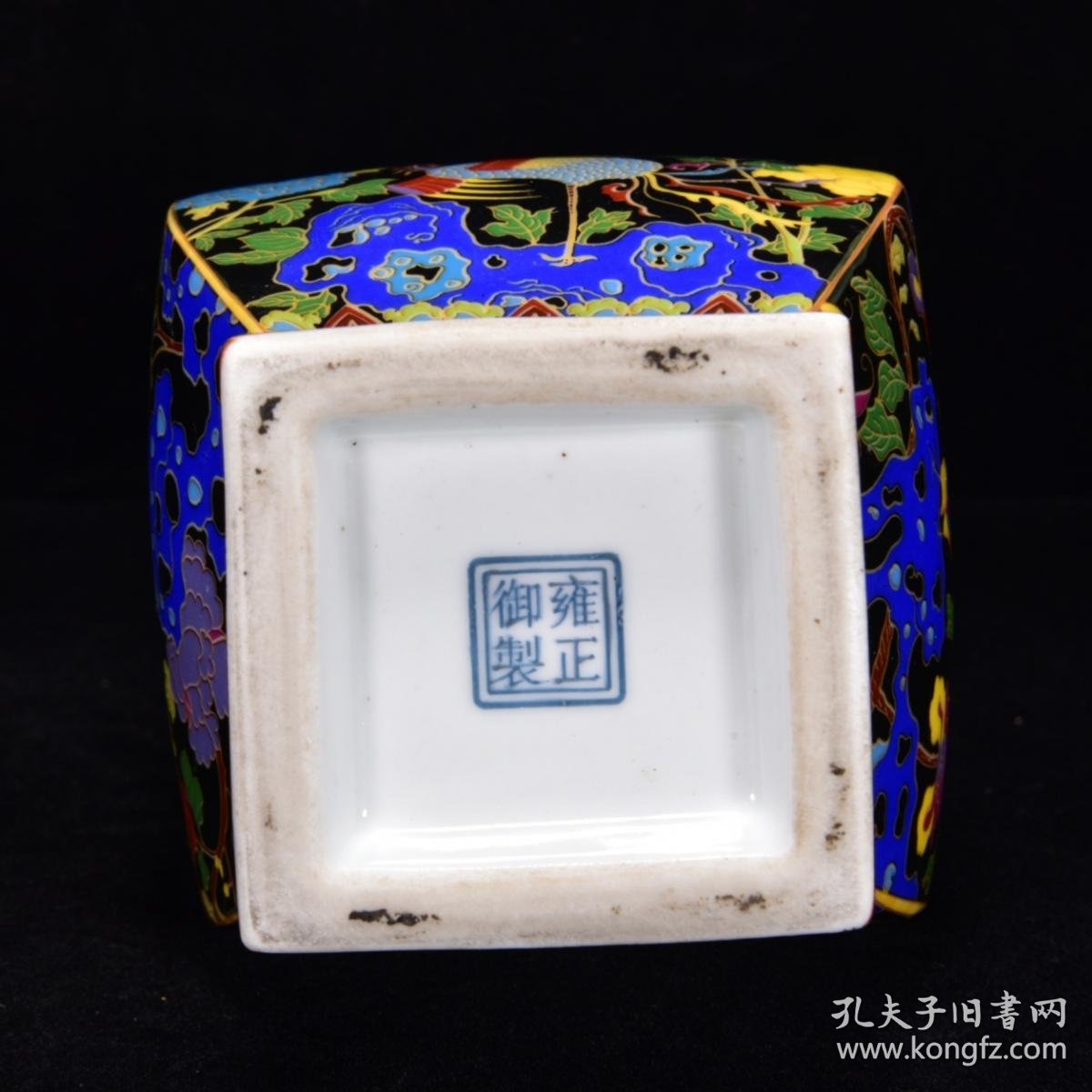 雍正御制珐琅彩花鸟纹四方瓶