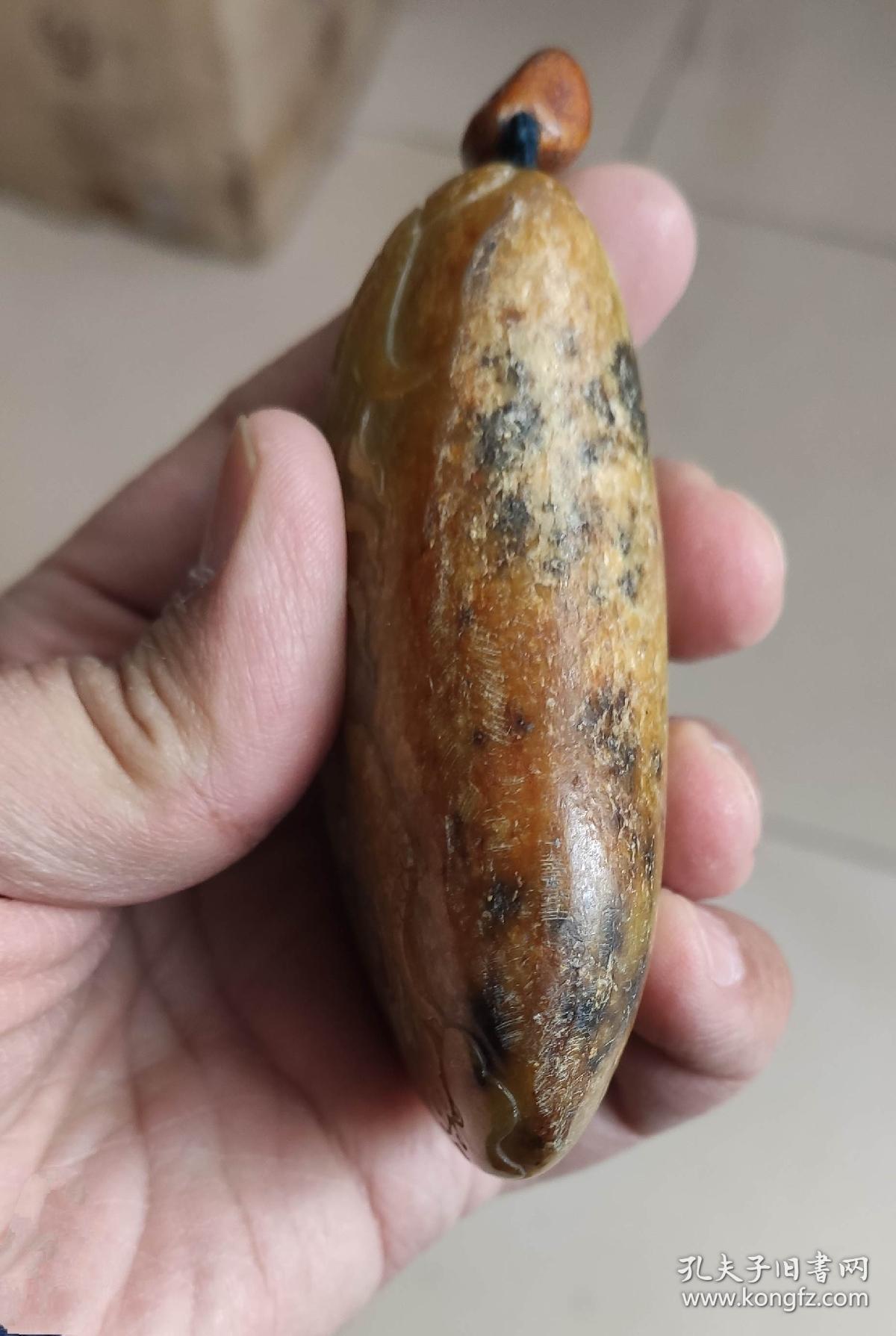 新疆和田玉(石包玉)手把件 籽料手把件 圆雕手把件 石包玉手把件 新疆