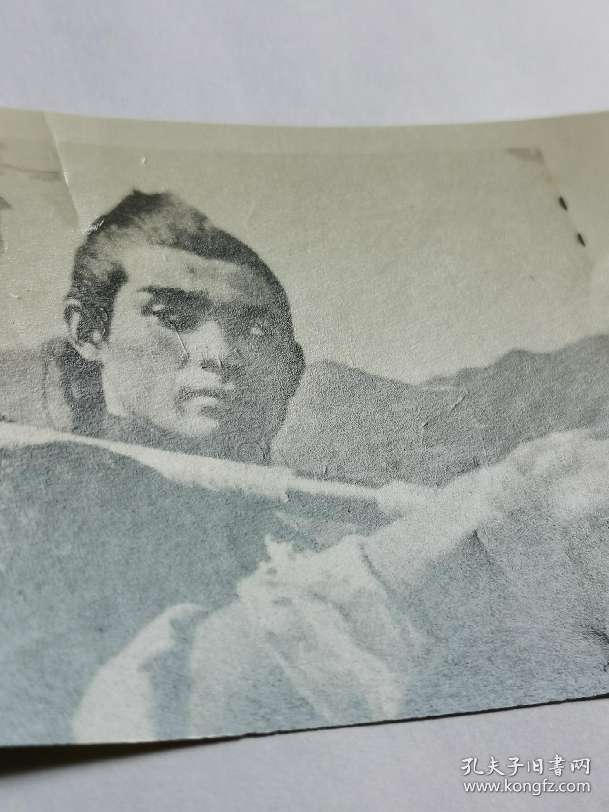 张翼,电影:夺魂铃,封面照片一张.