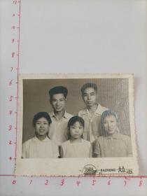 五六十年代西安大众照相馆拍摄《五口之家合影照》原版黑白照片1张