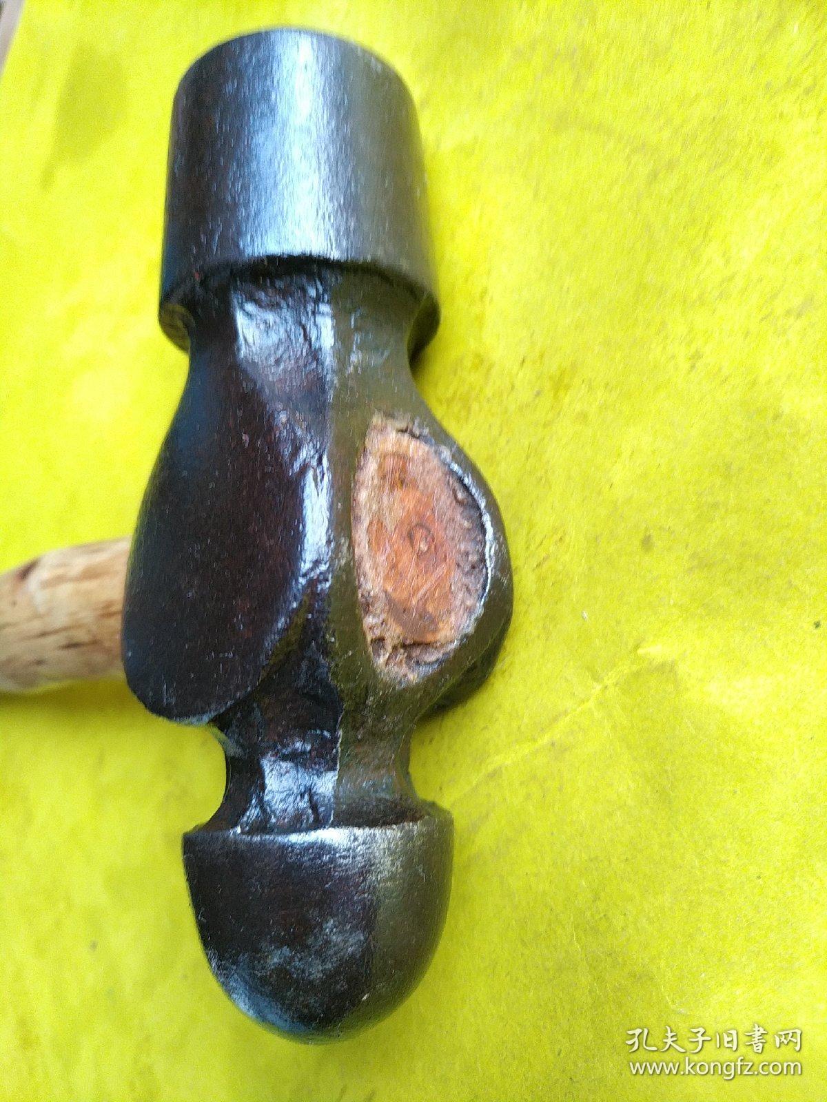 锤子 老锤子,铁锤牌老奶头锤,这个牌子的很少见,有钢印,2磅的.