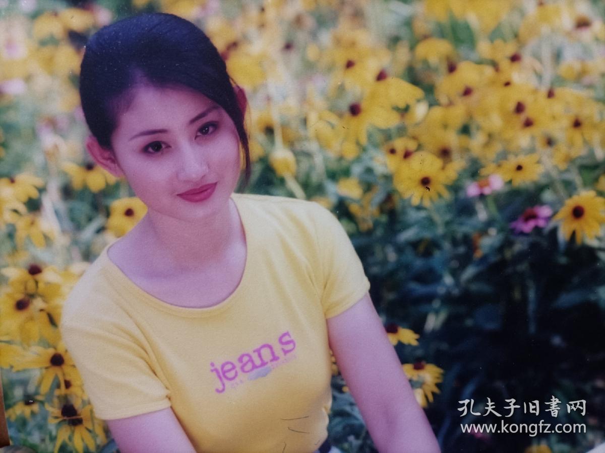 刘倩毕业于上海戏剧学院演员主持人原照保真手写信息部分遮挡