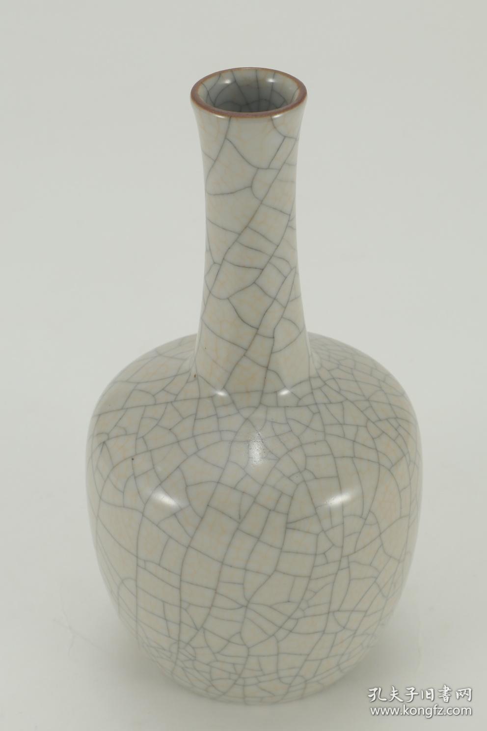 明代大明成化年制仿哥釉长颈瓶尺寸高18腹径9此瓶侈口束颈溜肩筒腹底
