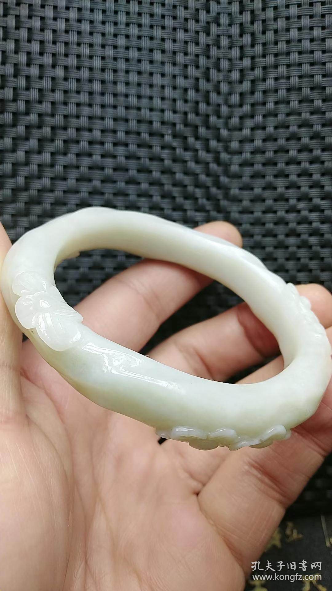 【美品】大开门 清 正宗新疆和田玉羊脂级籽料 精雕 傲雪寒梅 圆条