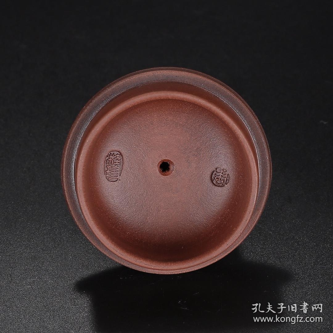 珍藏精品紫砂壶 品名:壶中壶 底款:周桂珍 尺寸:15/8cm 容量:260cc
