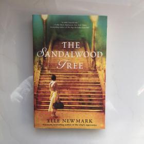 The Sandalwood Tree: A Novel  檀香树：小说