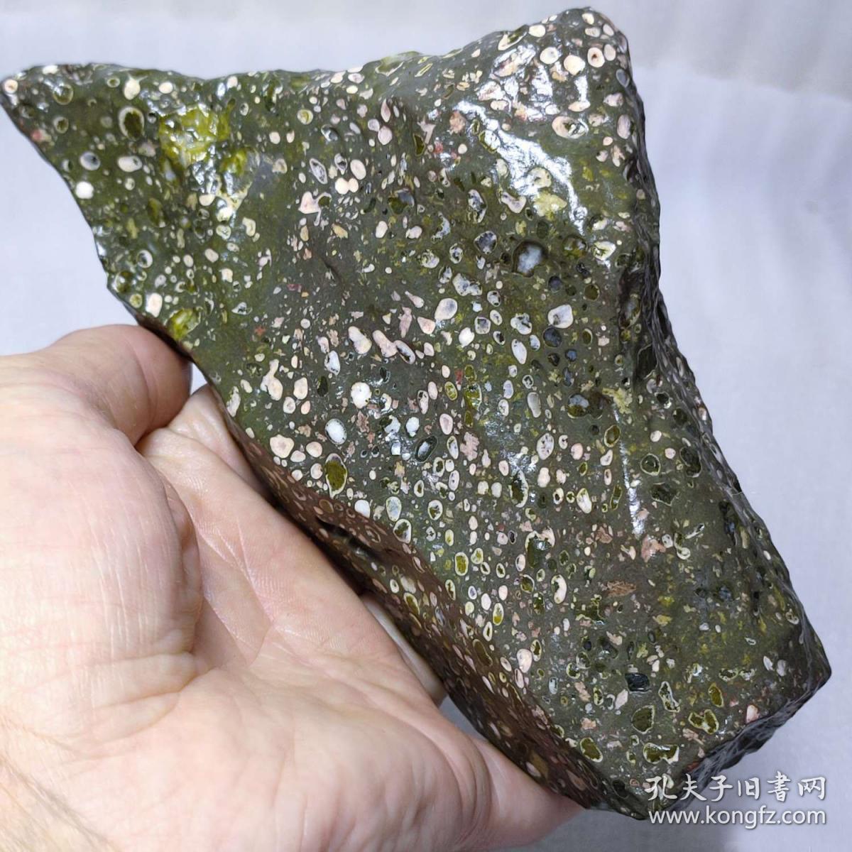 陨石原石,世界公认陨石博尔羌吉绿色橄榄陨,博尔羌吉橄榄陨原石,大块