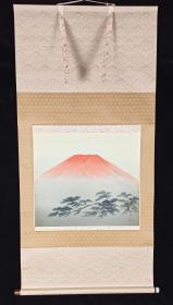 【日本回流】原装旧裱 泰山 国画作品《富士山下松》一幅（绢本立轴，画心约2平尺，款识钤印：泰山）HXTX214136