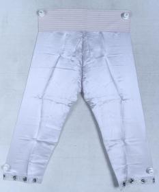 建国前后 绣花白色长裤一条 HXTX326208