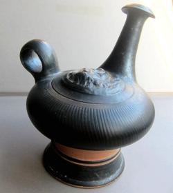 古希腊美杜莎头像黑陶油壶，西方高古陶器，高古陶瓷，极其罕见，包浆醇厚，浆光四溢，沁色自然，神韵十足，红山石器中之珍品，孤品，神品，可遇不可求，难得一见，绝世珍宝
