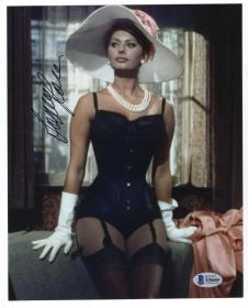 意大利永远的女神 传奇女星 索菲亚·罗兰（Sophia Loren）亲笔签名大照片 BAS鉴定 3