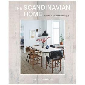 英文版 The Scandinavian Home 斯堪的那维亚的家:受光线启发的室内设计 北欧风家居设计