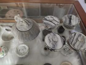 老石头茶壶一套，石质细腻、造型精美、做工大气、非常值得收藏。壶