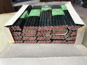 七八十年代天津铅笔??厂三角牌铅笔原盒包装共200支，每十支一把，共20把，原盒装极难！！得！！！！！！！！