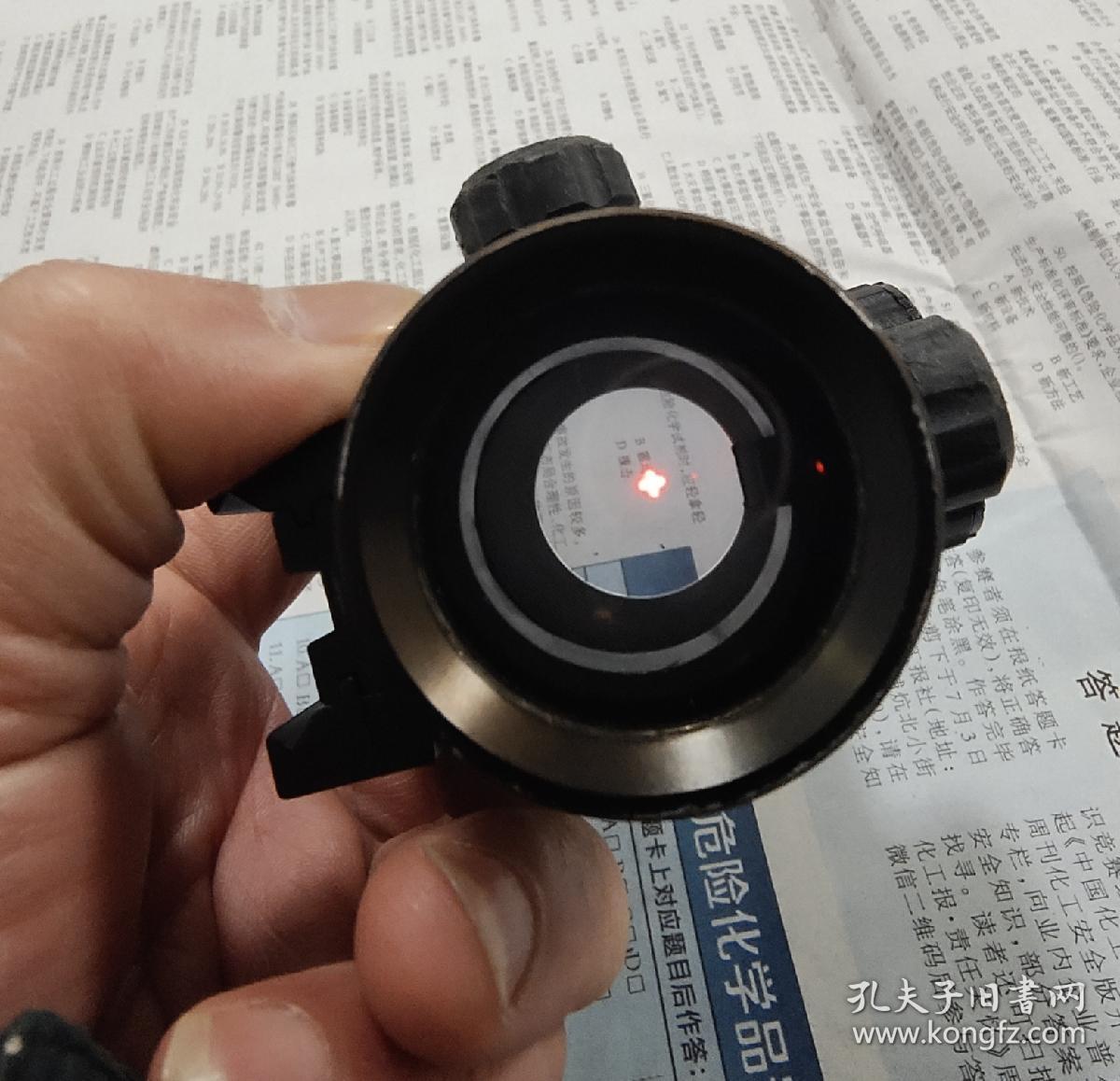 bushnell 1x40rd宽窄两用 内红点瞄准,不带望远功能,镜片有个黑点