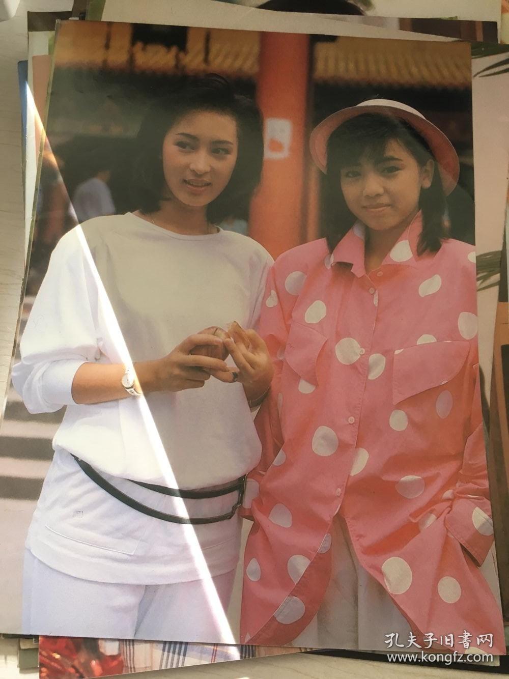 黎美娴彩页(背面黎美娴邓萃雯)