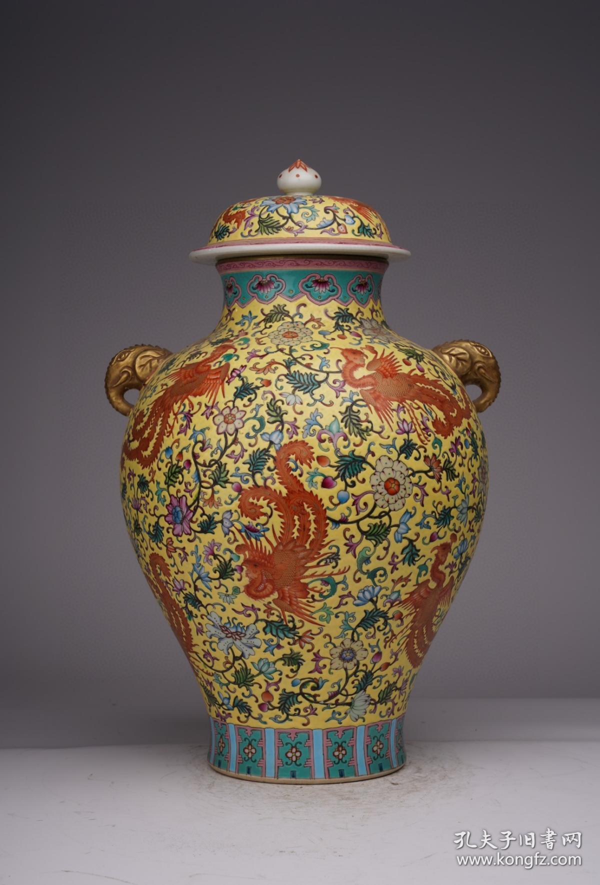 清乾隆年制粉彩凤纹将军罐