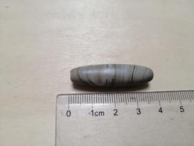 白色老缠丝玛瑙，带眼，尺寸重量见图（2）