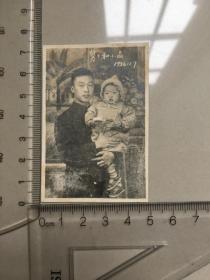 老照片1956年舅舅和外甥合影尺寸 5+7.2