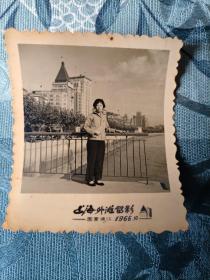 文革老照片 上海外滩留影1966年10月