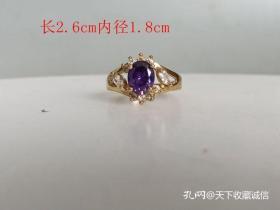 镶嵌蓝宝石戒指，