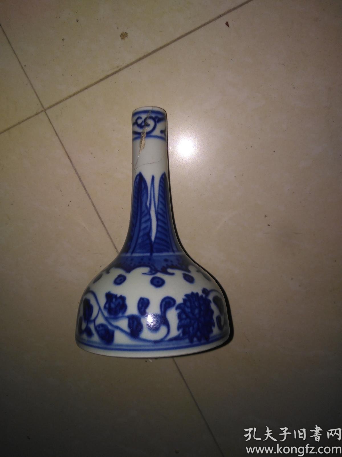 清康熙树叶款青花锥子瓶