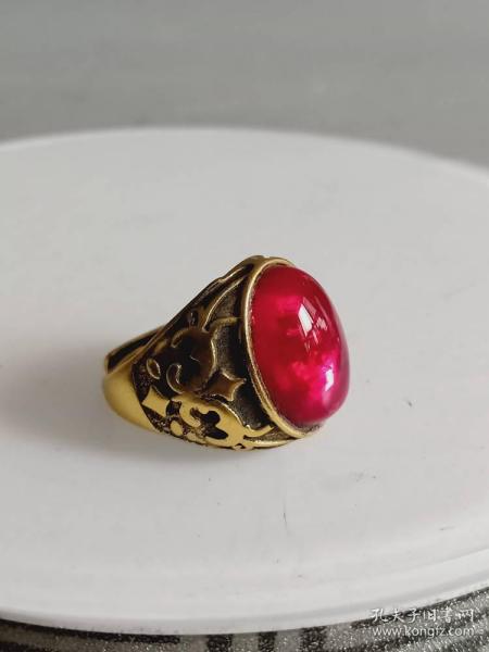 清代传世少见的天然红宝石金戒指