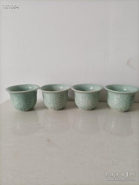 清代龙泉窑四个杯子一套，完整无缺漂亮，釉色漂亮，喝茶收藏之最佳。