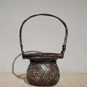 1944清代竹编花蓝出版时间:清代 (1645-1911)装帧:其他东来号古玩店