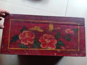 库·建国后结婚用手绘漆绘 蝴蝶牡丹木盒，37*20*18cm