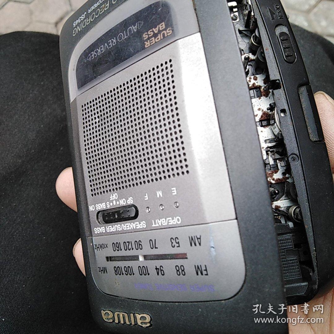 老aiwa随身听品相如图能转动能听收音录音机声音感觉有点慢似的侧面的