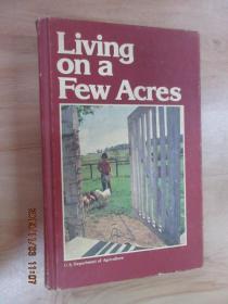 英文书  Living  on  a   Few  Acres   硬精装  432页