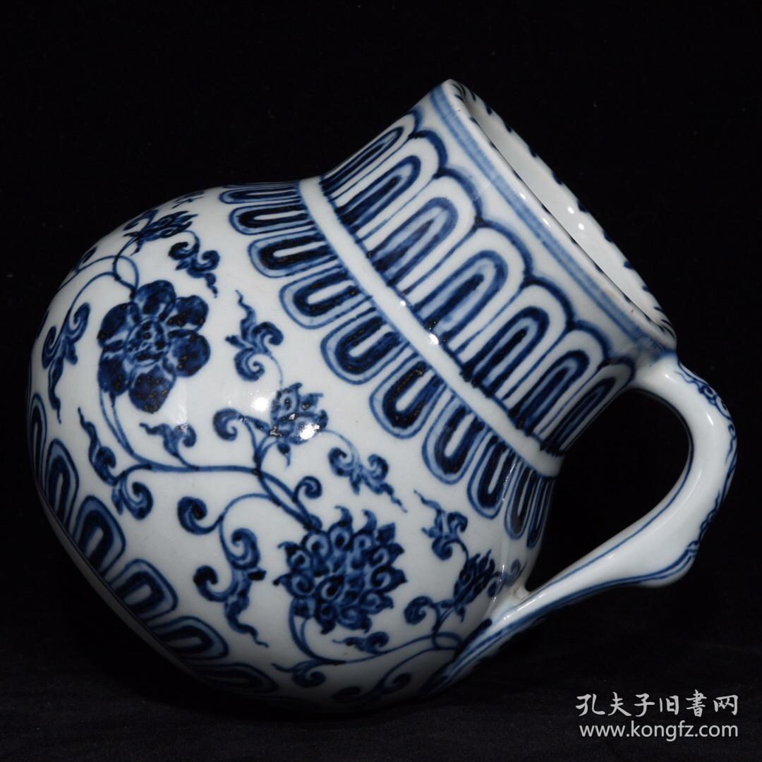 明宣德青花花卉纹花浇壶2