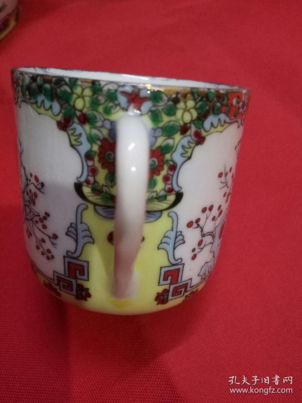 上世纪780年代手工绘制出口西欧国家的广州织金彩瓷广彩