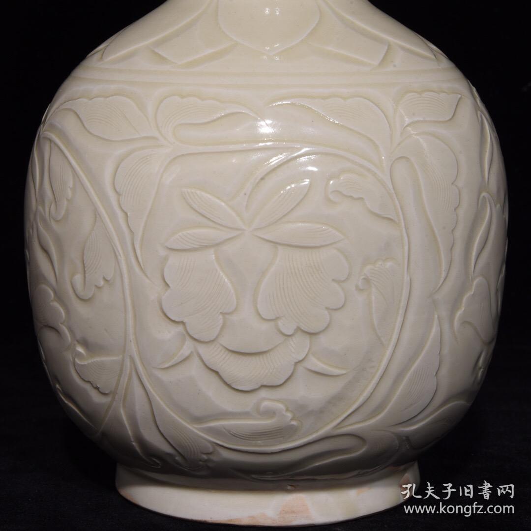 宋宋定瓷刻花花卉纹葫芦瓶