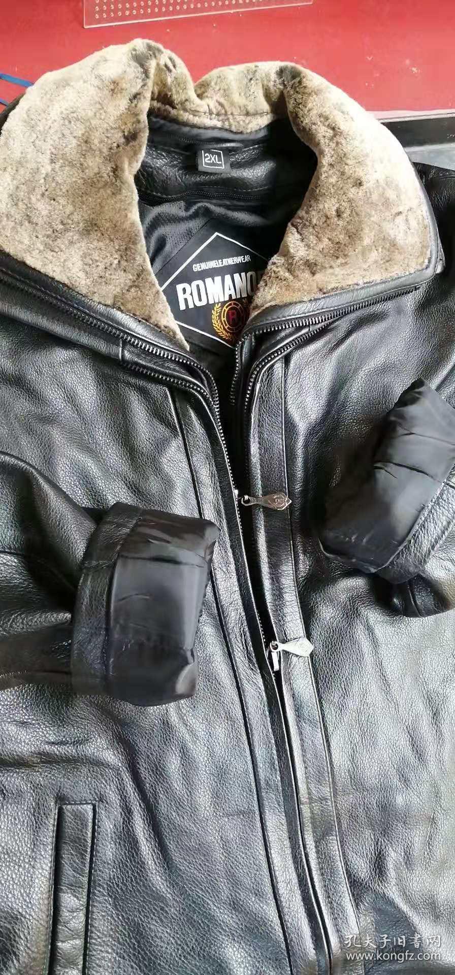 抗美援朝时,苏联军官馈赠的我志愿军军干防寒保暖皮大衣一件,品相如图