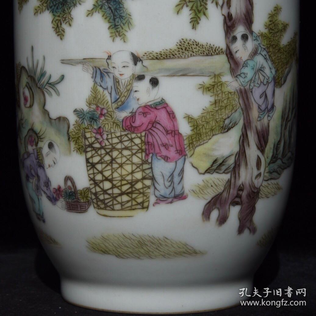 民国方家珍作粉彩婴戏图棒槌瓶
