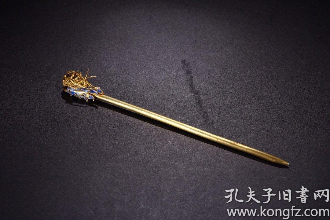 明代:铜鎏金累丝二龙戏珠纹束发冠