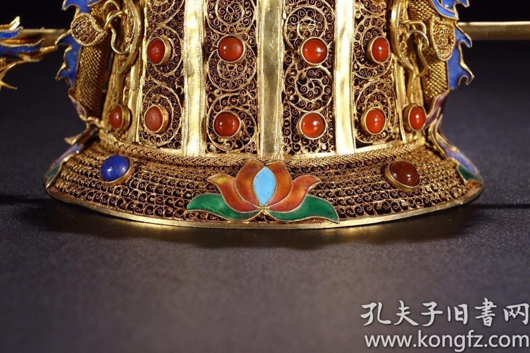 明代:铜鎏金累丝二龙戏珠纹束发冠
