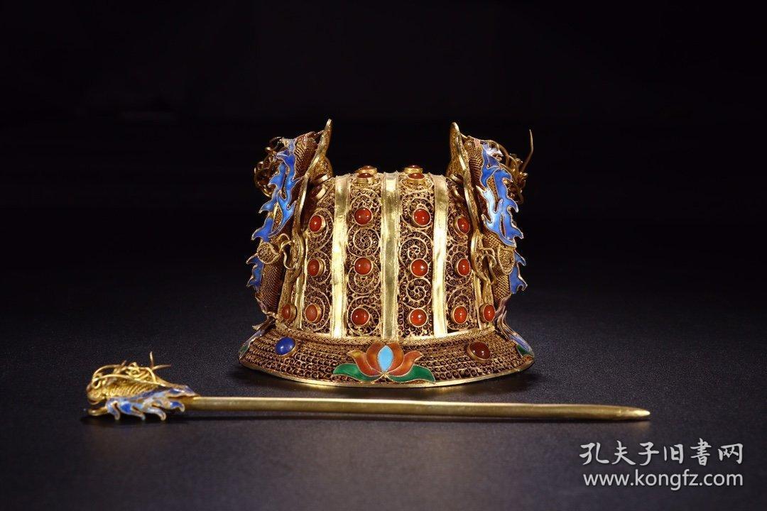 明代:铜鎏金累丝二龙戏珠纹束发冠