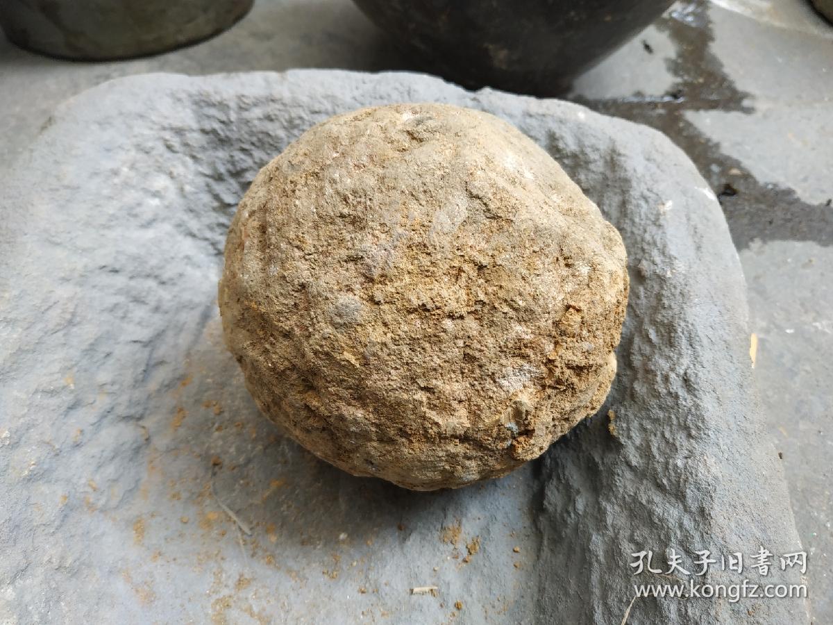 太平天国江西古战场遗存石炮,直径约15厘米.南京博物馆有同类物件.