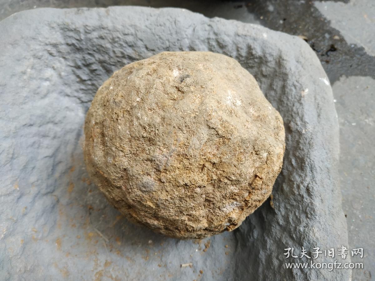 太平天国江西古战场遗存石炮,直径约15厘米.南京博物馆有同类物件.