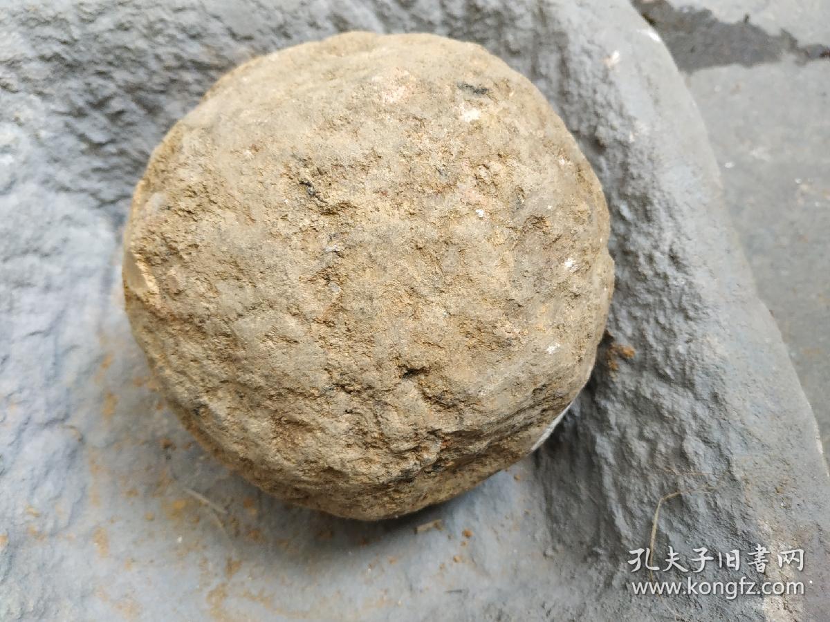 太平天国江西古战场遗存石炮,直径约15厘米.南京博物馆有同类物件.