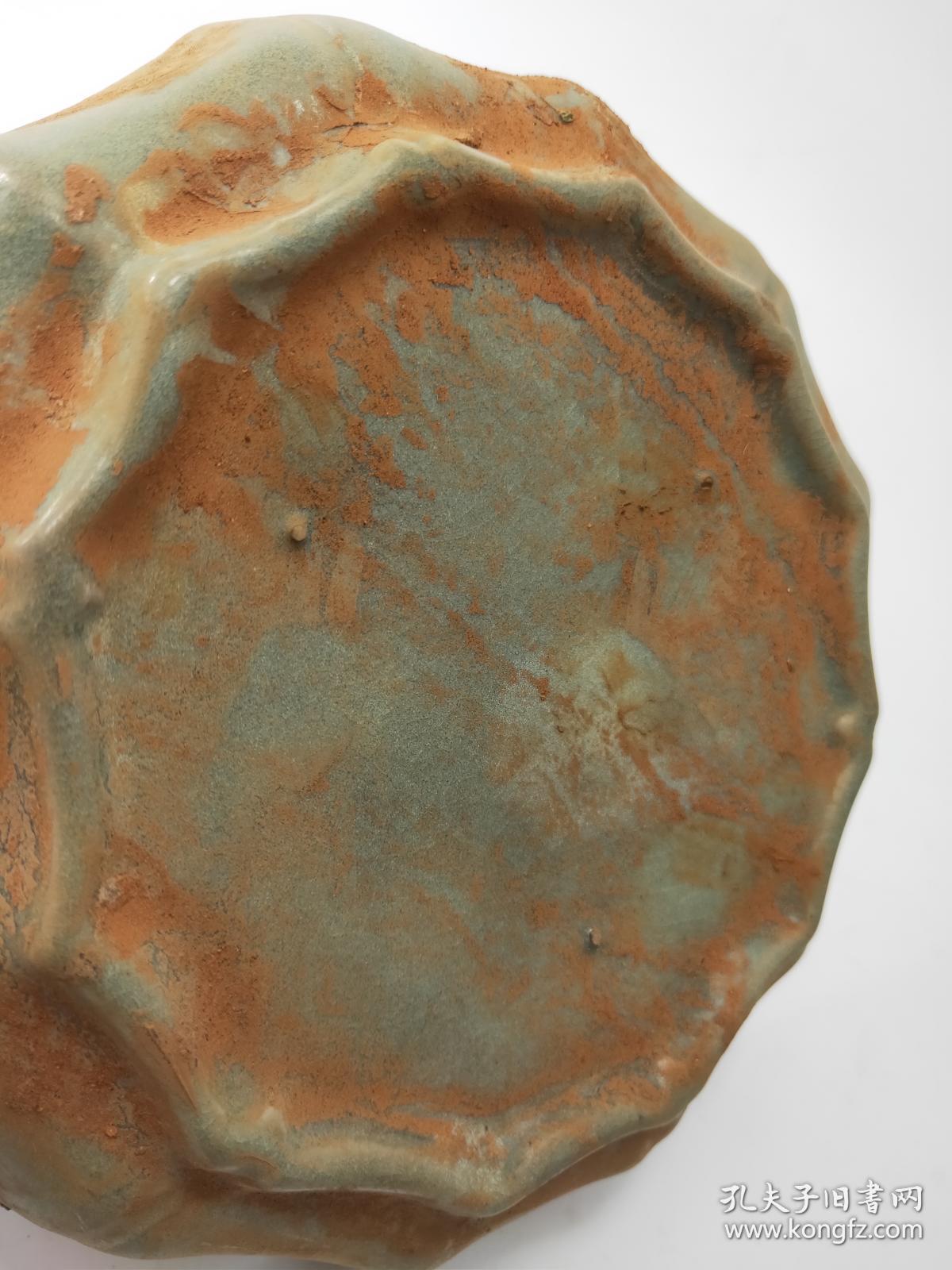 宋汝窑生坑出花口盘,器型高贵 莹润温雅 雾态形难见大小开片蟹爪纹 识